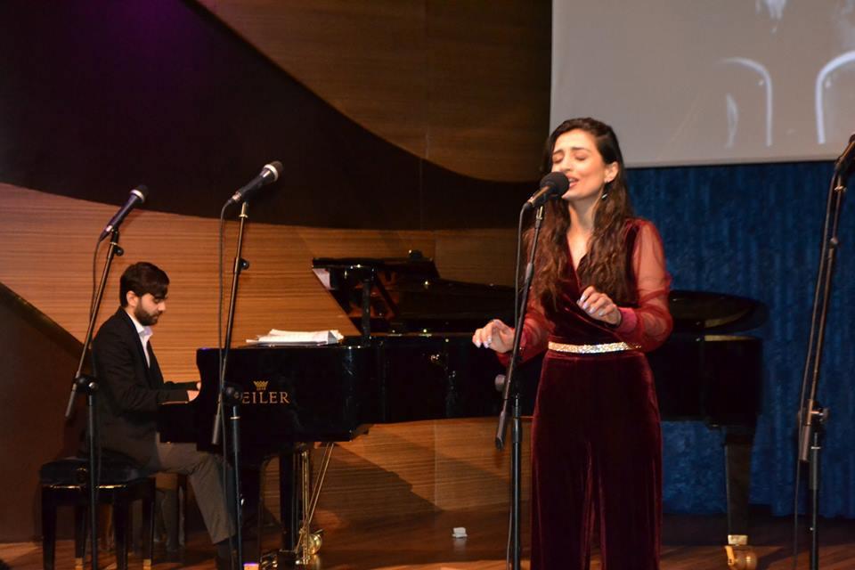 Мир любви: Азербайджанская молодежь поздравляет с 8 марта (ФОТО)