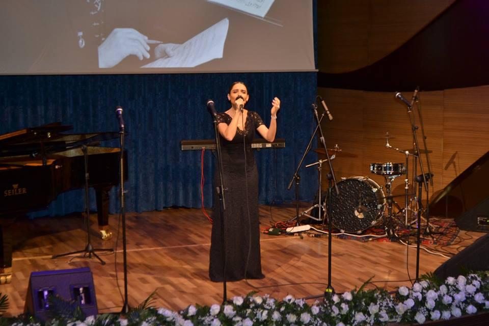 Мир любви: Азербайджанская молодежь поздравляет с 8 марта (ФОТО)