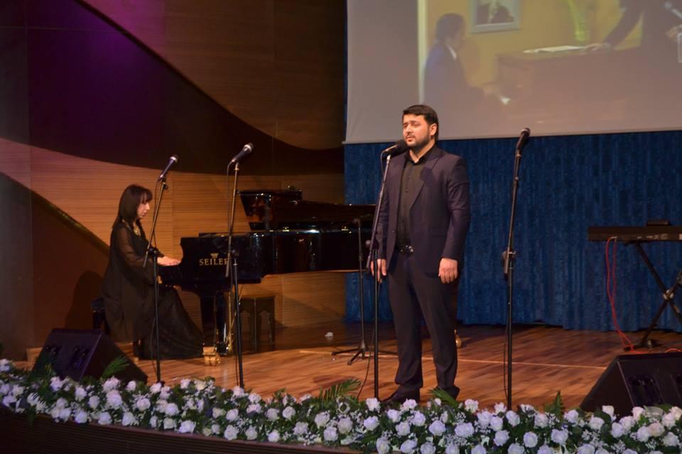 Мир любви: Азербайджанская молодежь поздравляет с 8 марта (ФОТО)