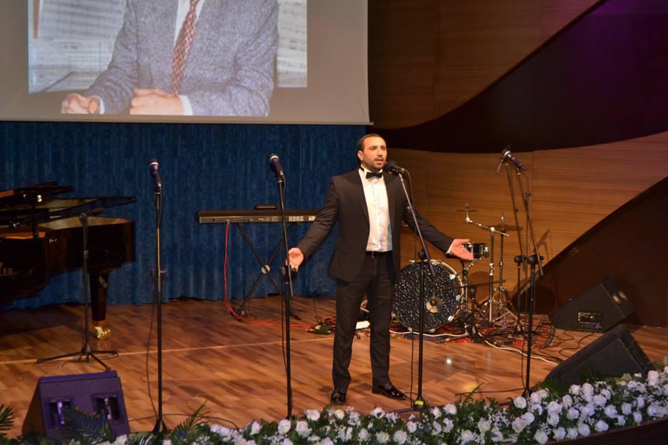 Мир любви: Азербайджанская молодежь поздравляет с 8 марта (ФОТО)