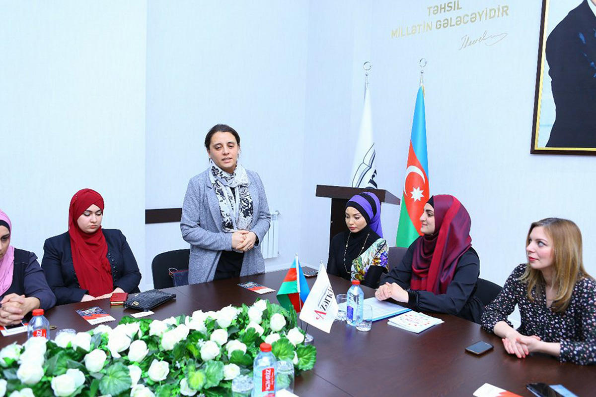 Победитель "Евровидения" поддержал проект по аутизму в Баку (ФОТО)