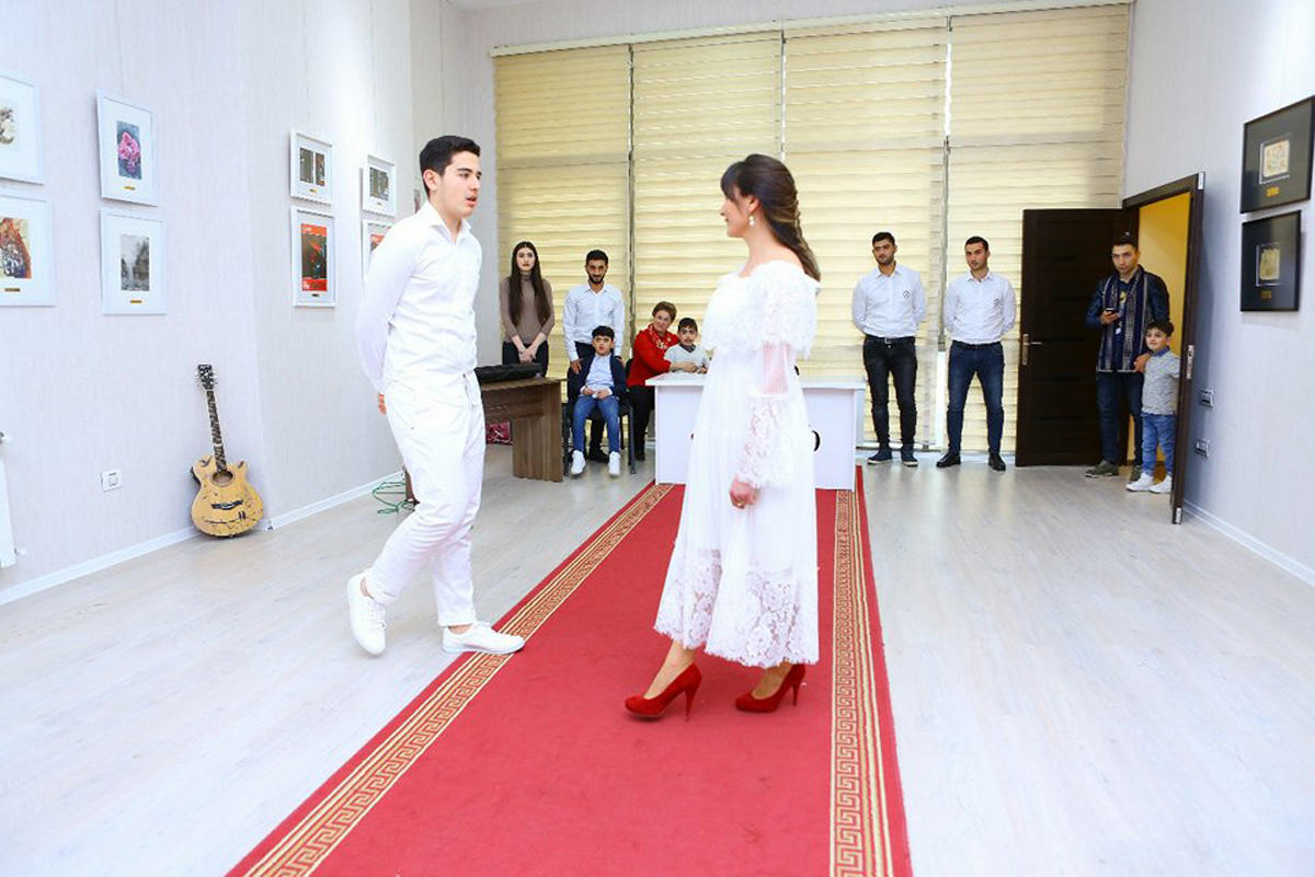 Победитель "Евровидения" поддержал проект по аутизму в Баку (ФОТО)