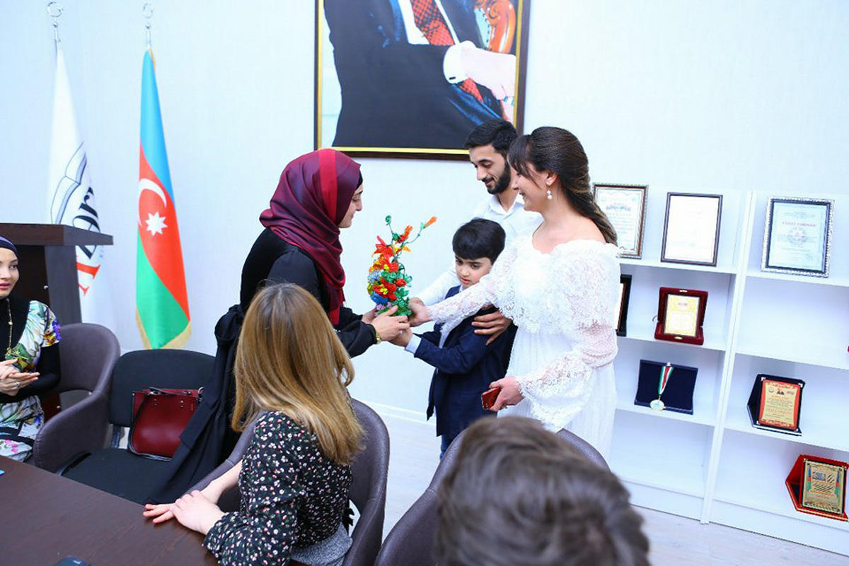 Победитель "Евровидения" поддержал проект по аутизму в Баку (ФОТО)