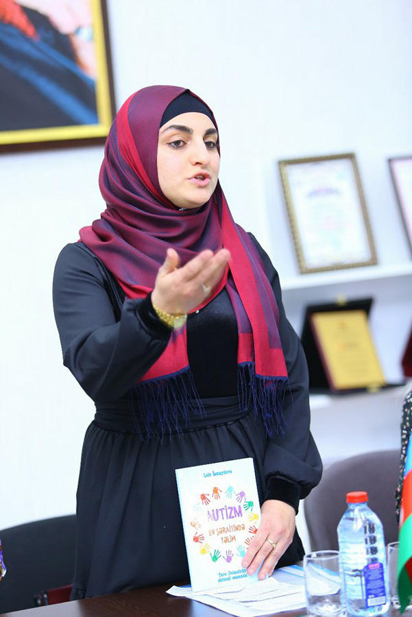 Победитель "Евровидения" поддержал проект по аутизму в Баку (ФОТО)