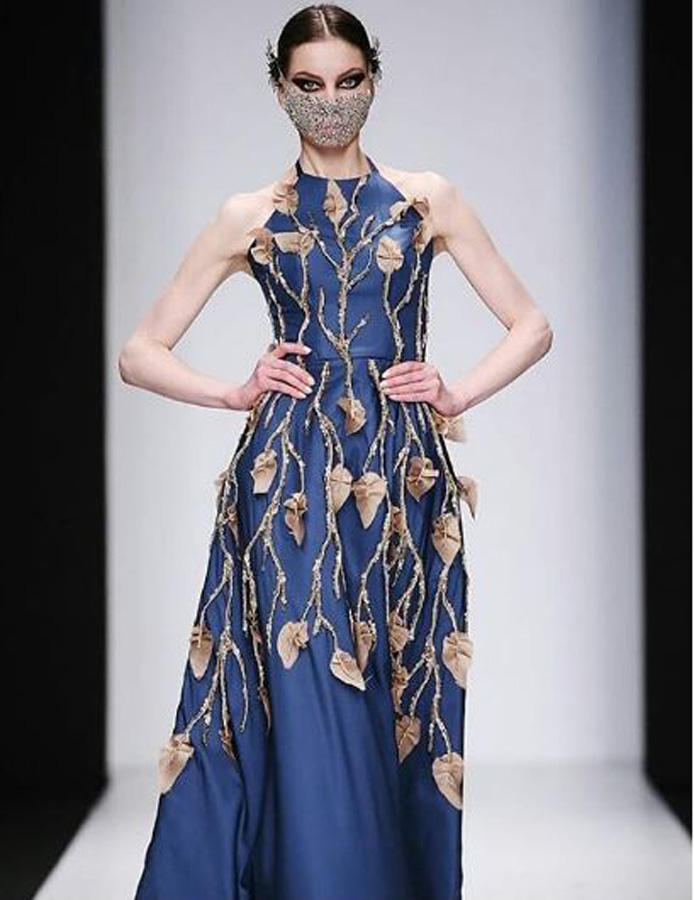 Коллекция азербайджанского дизайнера представлена на Mercedes-Benz Fashion Week Russia (ФОТО)