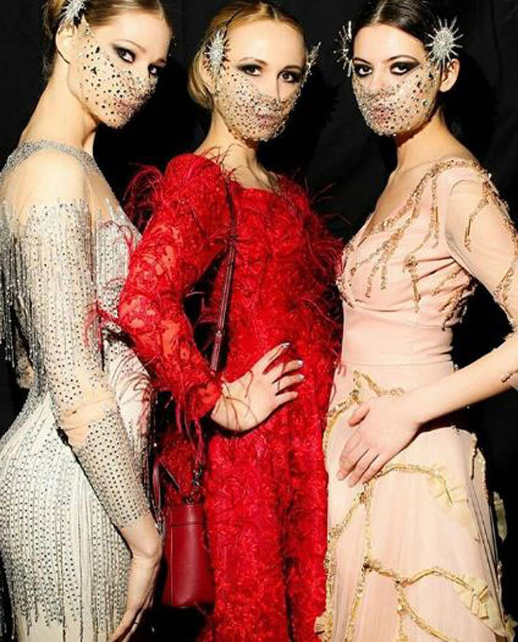 Коллекция азербайджанского дизайнера представлена на Mercedes-Benz Fashion Week Russia (ФОТО)