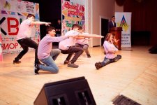 50 оттенков смеха бакинских юношей и девушек (ФОТО)