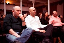 50 оттенков смеха бакинских юношей и девушек (ФОТО)