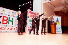 50 оттенков смеха бакинских юношей и девушек (ФОТО)