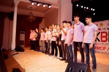 50 оттенков смеха бакинских юношей и девушек (ФОТО)