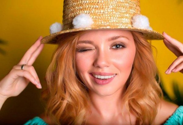 Звезда сериала "Кухня" Ольга Кузьмина едет в Баку за солнечным настроением (ФОТО)