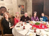 Праздник Новруз, юбилей и кялагаи: красочный вечер в Баку с участием знаменитостей (ФОТО)
