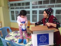 По инициативе Фонда Гейдара Алиева малообеспеченным семьям раздаются праздничные подарки (ФОТО)