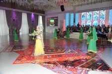 Звезды оперы и эстрады поздравили военнослужащих с праздником Новруз красочным спектаклем "Аршин мал алан" (ФОТО)