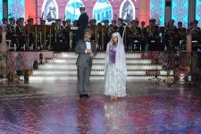 Звезды оперы и эстрады поздравили военнослужащих с праздником Новруз красочным спектаклем "Аршин мал алан" (ФОТО)