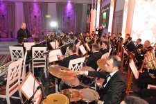 Звезды оперы и эстрады поздравили военнослужащих с праздником Новруз красочным спектаклем "Аршин мал алан" (ФОТО)