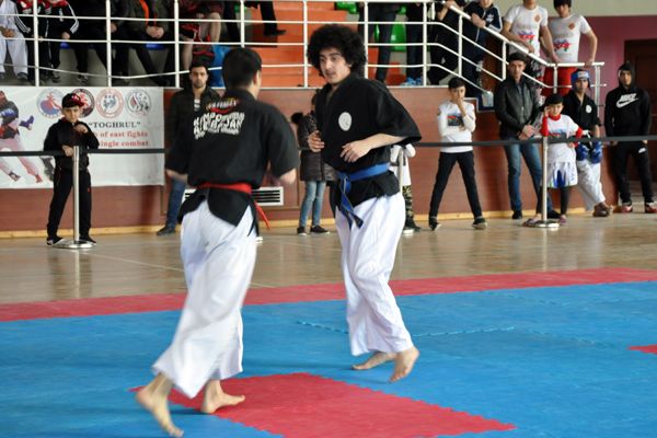 Азербайджанские бойцы провели схватки на праздник Новруз (ФОТО)