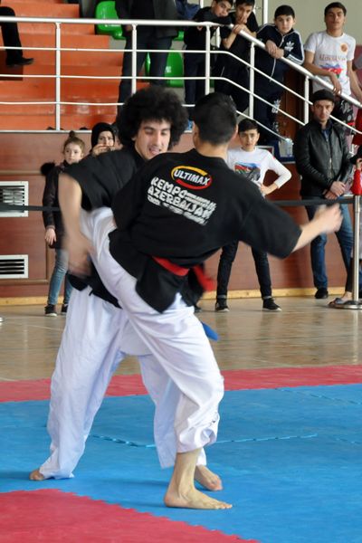 Азербайджанские бойцы провели схватки на праздник Новруз (ФОТО)