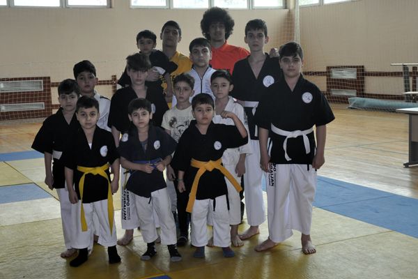 Азербайджанские бойцы провели схватки на праздник Новруз (ФОТО)