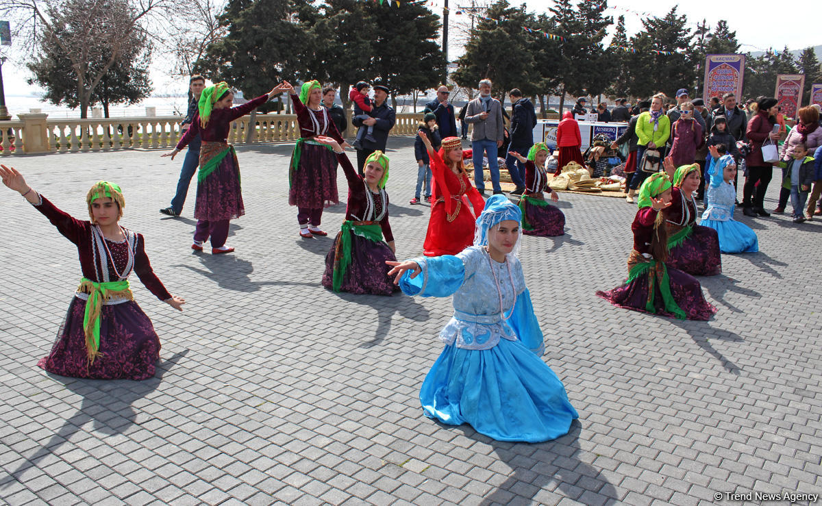 В Баку состоялось празднество по случаю Новруз байрамы (ФОТО)