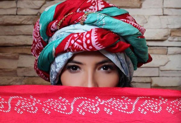 Участница "Евровидения" в старинном азербайджанском наряде (ФОТО)