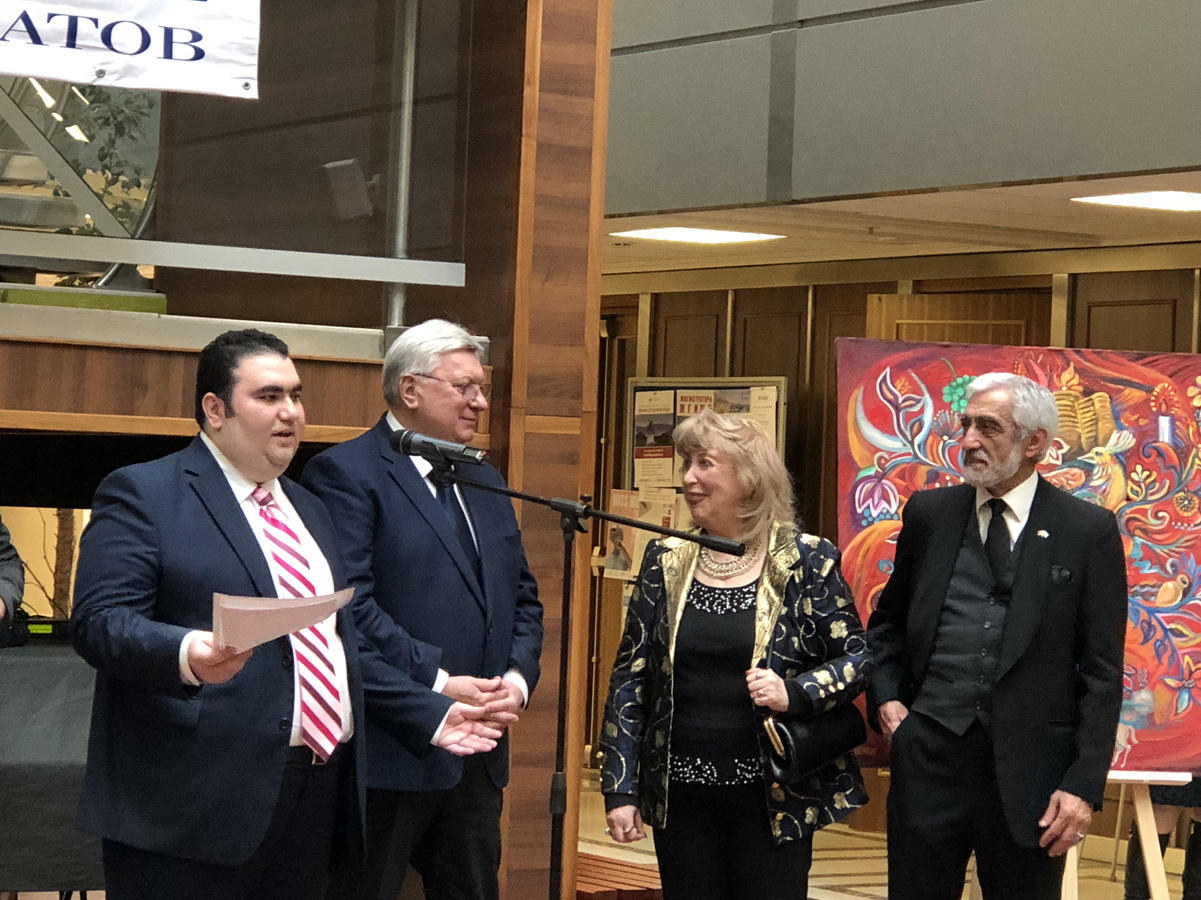 В МГИМО открылась выставка Ашрафа Гейбатова: Мост между временами и странами  (ФОТО)