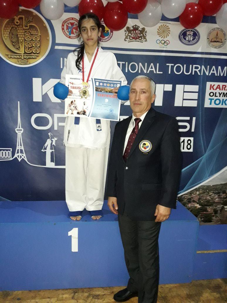 12-летняя азербайджанская каратэистка стала чемпионкой, победив представительницу Армении  (ВИДЕО, ФОТО)