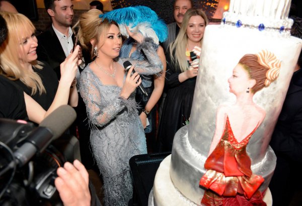 Роза Заргарли провела звездный творческий вечер – поздравление легендарной Розы Рымбаевой (ВИДЕО, ФОТО)