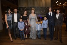 Роза Заргарли провела звездный творческий вечер – поздравление легендарной Розы Рымбаевой (ВИДЕО, ФОТО)