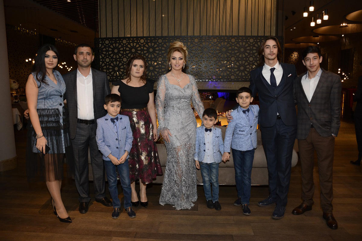 Роза Заргарли провела звездный творческий вечер – поздравление легендарной Розы Рымбаевой (ВИДЕО, ФОТО)