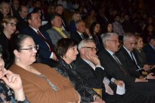 Никос Ксантулис поразил игрой на древней лире и исполнением "Сары гялин" (ФОТО)