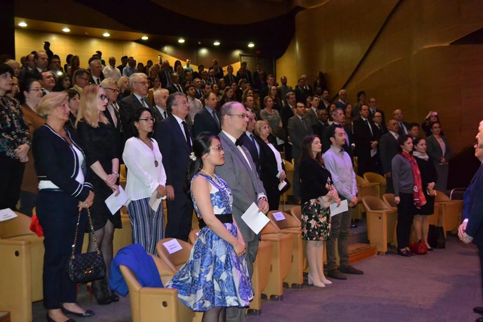 Никос Ксантулис поразил игрой на древней лире и исполнением "Сары гялин" (ФОТО)