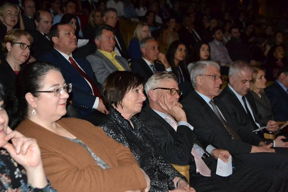 Никос Ксантулис поразил игрой на древней лире и исполнением "Сары гялин" (ФОТО)