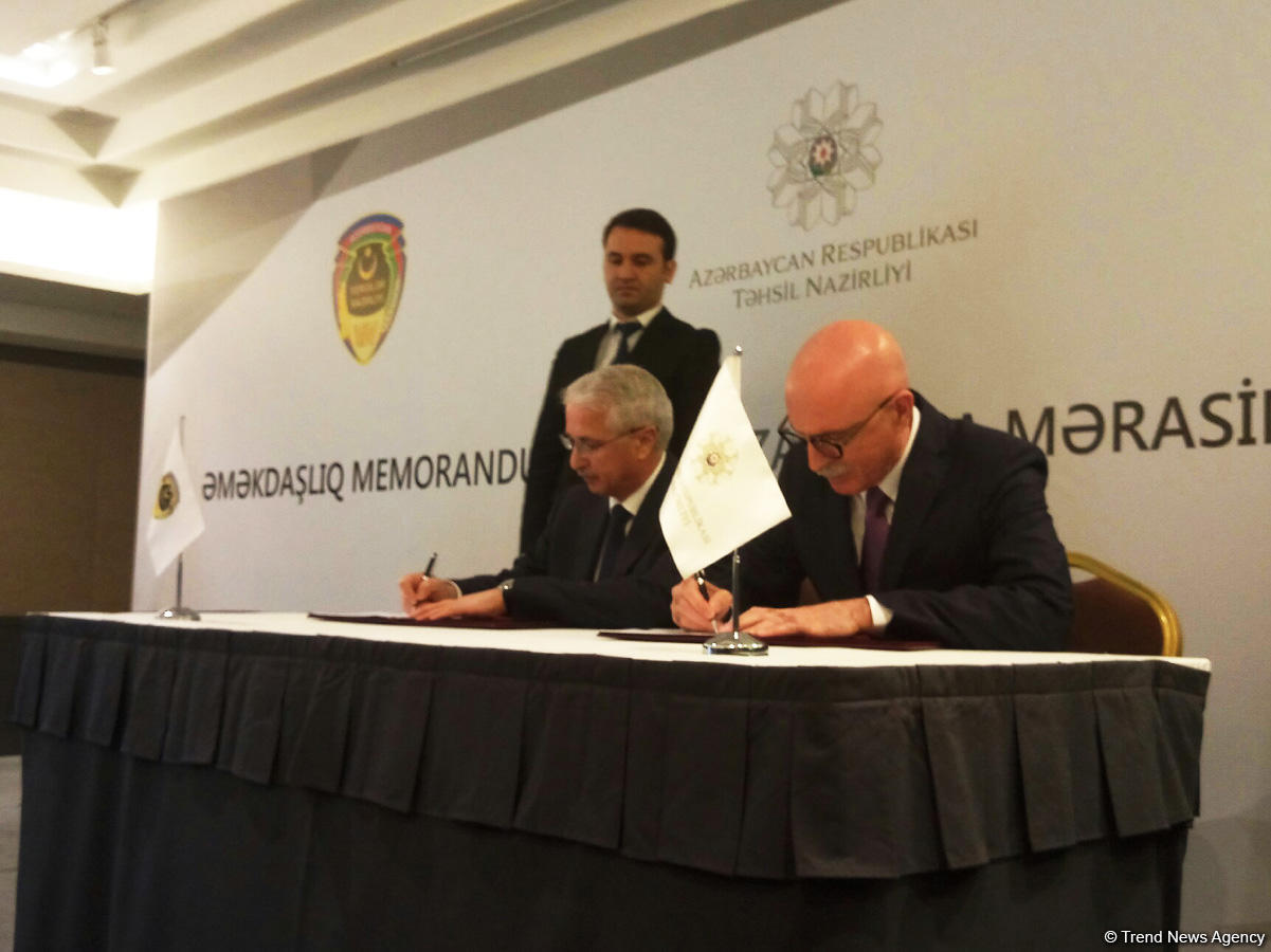 Азербайджанские студенты смогут пройти практику в министерстве по налогам (ФОТО)