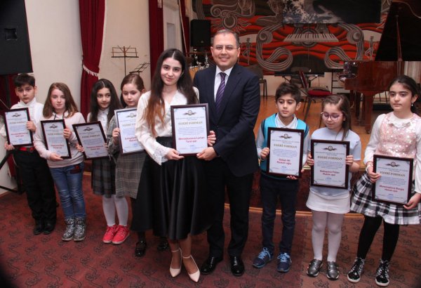 В Баку прошла церемония награждения юных музыкантов (ФОТО)