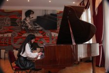 В Баку прошла церемония награждения юных музыкантов (ФОТО)