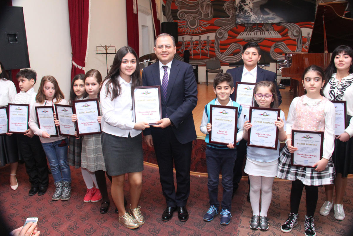 В Баку прошла церемония награждения юных музыкантов (ФОТО)