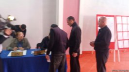 В ходе президентских выборов в Азербайджане продолжается голосование в исправительном учреждении №17 (ФОТО)