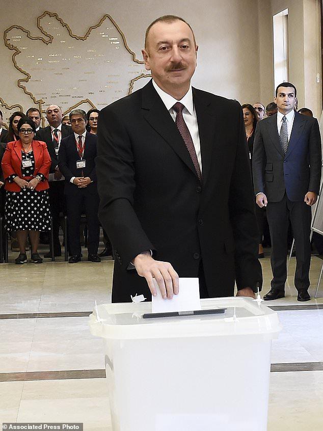 Associated Press: Ильхам Алиев - гарант стабильности (ФОТО)