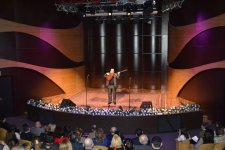 Горная река, ведущая к цветникам - творчество Ашуга Адалята (ФОТО)