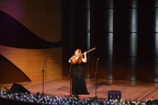 Горная река, ведущая к цветникам - творчество Ашуга Адалята (ФОТО)