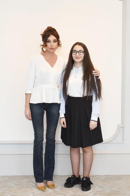 Первый вице-президент Мехрибан Алиева встретилась с юными изобретателями (ФОТО)