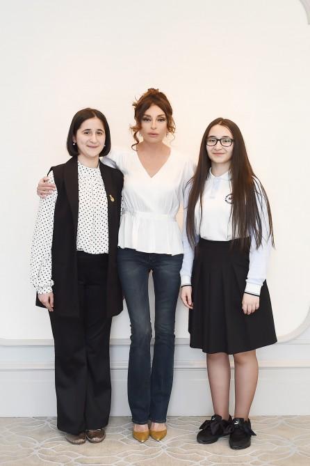 Первый вице-президент Мехрибан Алиева встретилась с юными изобретателями (ФОТО)