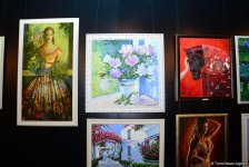 В Port Baku Mall открылась выставка 18 талантливых женщин-художниц "Вечная сила цвета" (ФОТО)