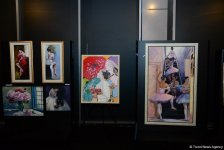 В Port Baku Mall открылась выставка 18 талантливых женщин-художниц "Вечная сила цвета" (ФОТО)