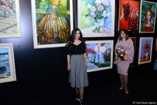 В Port Baku Mall открылась выставка 18 талантливых женщин-художниц "Вечная сила цвета" (ФОТО)
