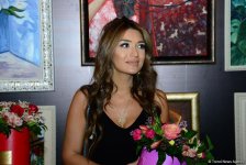 В Port Baku Mall открылась выставка 18 талантливых женщин-художниц "Вечная сила цвета" (ФОТО)
