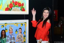 В Port Baku Mall открылась выставка 18 талантливых женщин-художниц "Вечная сила цвета" (ФОТО)