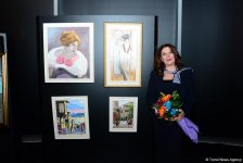 В Port Baku Mall открылась выставка 18 талантливых женщин-художниц "Вечная сила цвета" (ФОТО)