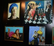 В Port Baku Mall открылась выставка 18 талантливых женщин-художниц "Вечная сила цвета" (ФОТО)